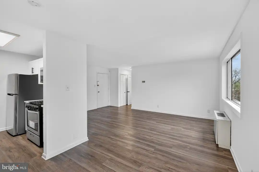 4570 MacArthur Blvd NW #208 - View 6