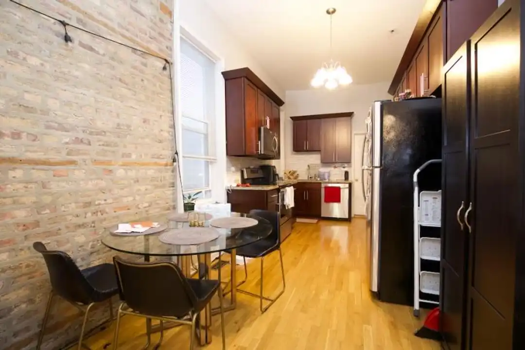 1252 N Greenview Ave - View 6