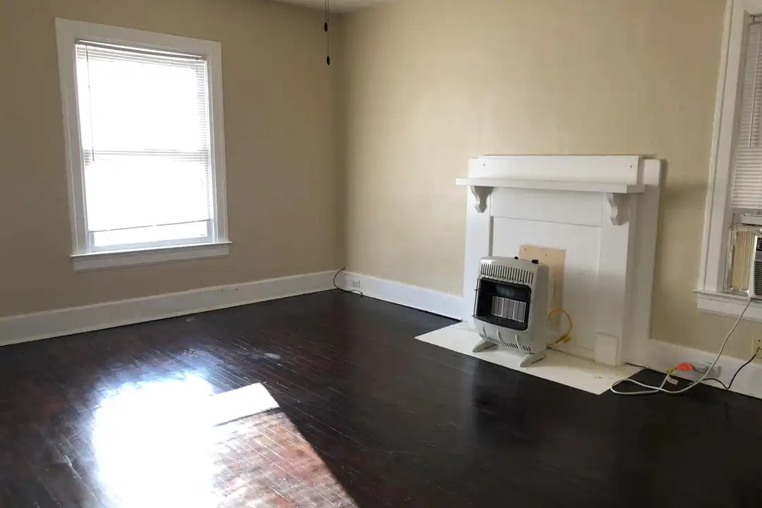 Apartment in Huntington - View 4