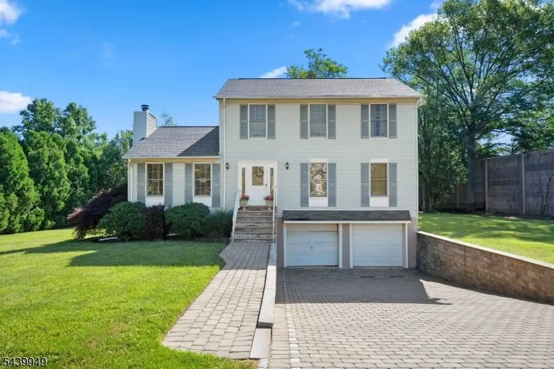 32 Montville Ave – photo 1 of 25