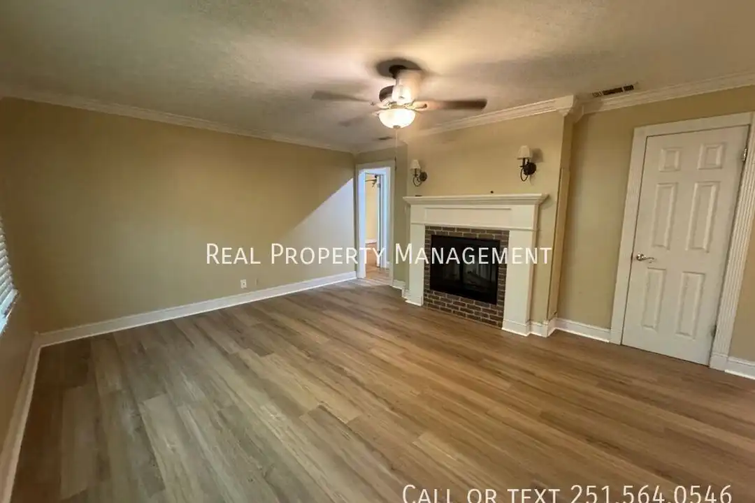 House in Mobile - View 4