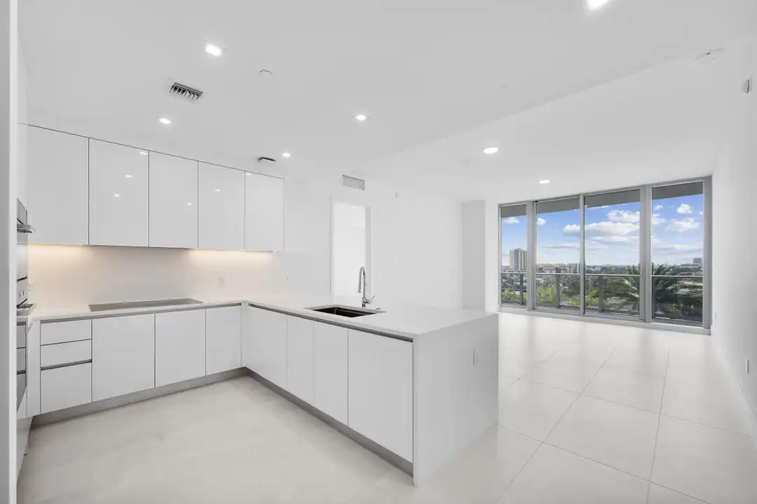 220 Lake Shore Dr unit 811 - View 5