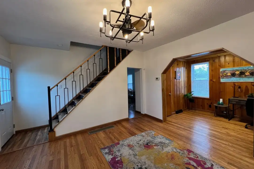 7515 Lawn Ave – pohled 5