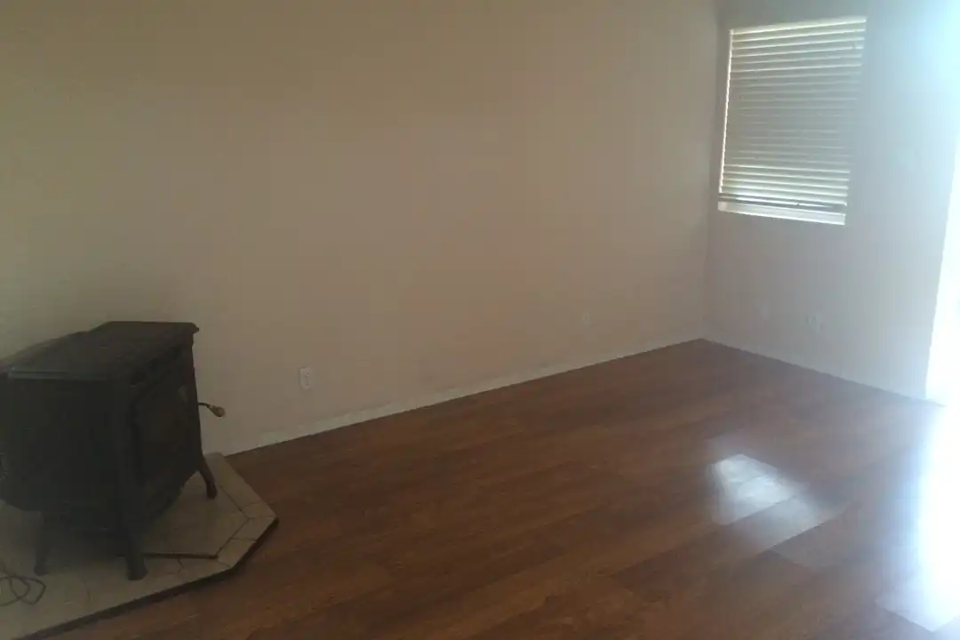513 Cimarron Meadows Dr - View 2