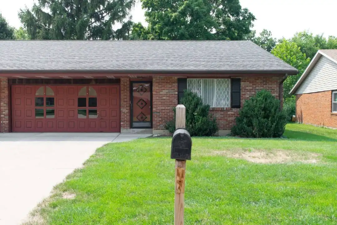 3160 Honeysuckle Dr – photo 1