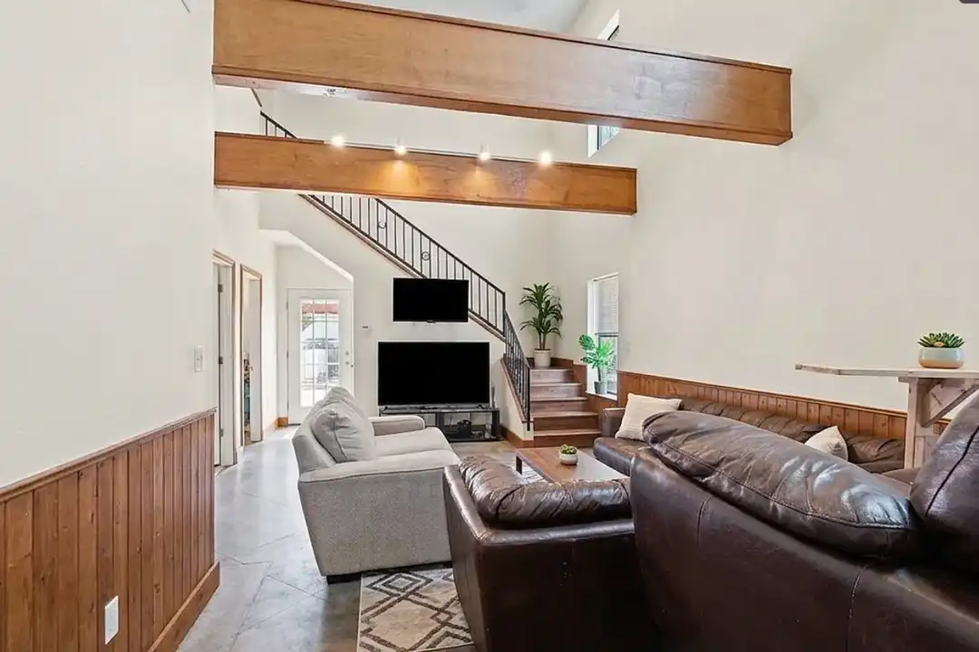 2007 S 7th St - View 4