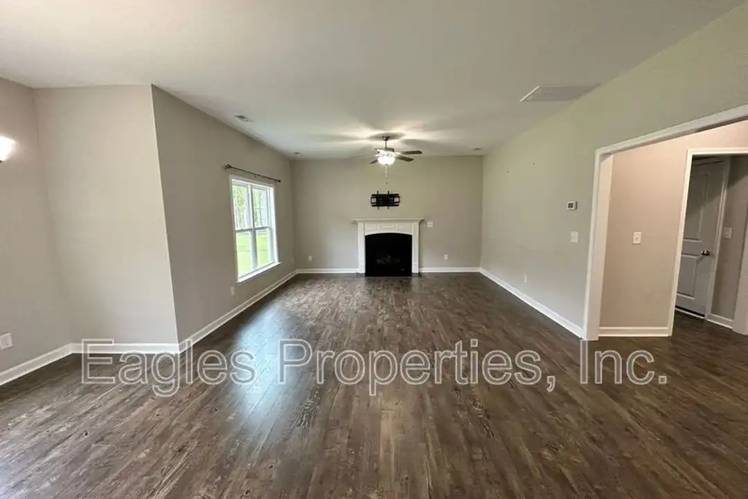 House in Kenly - More