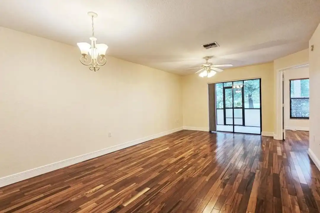 7813 Sugar Bend Dr – pohled 4