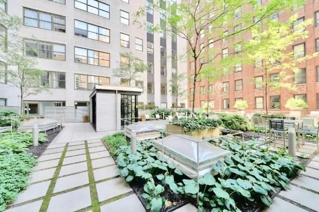 99 John St – pohled 5