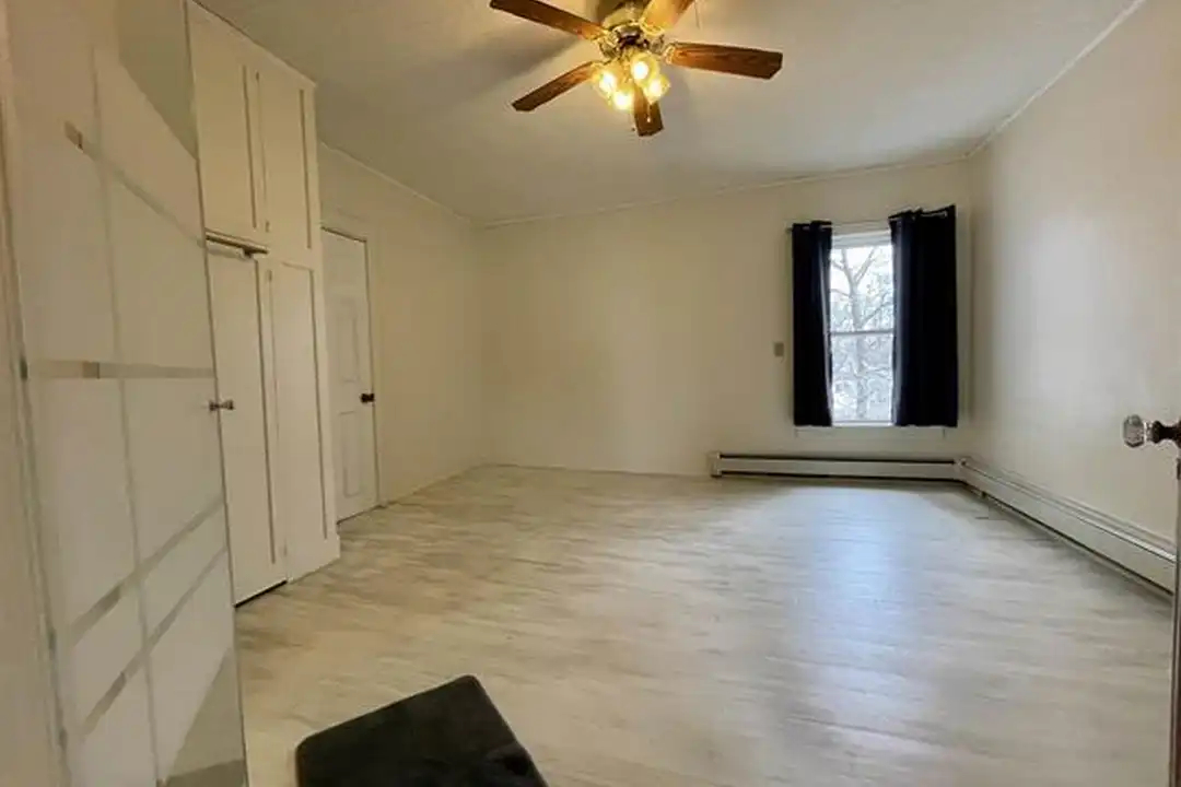 606 S 9th St unit 3 - View 3
