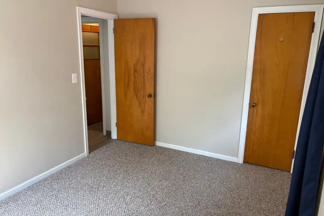 425 Lyon St NE unit 4 - View 6
