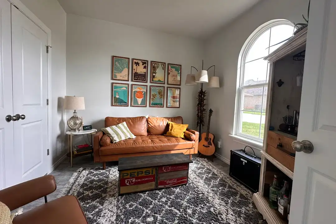5923 NE Yorktown Ct - View 3