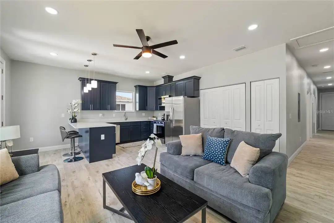 2617 W St Joseph St #2 – pohled 6