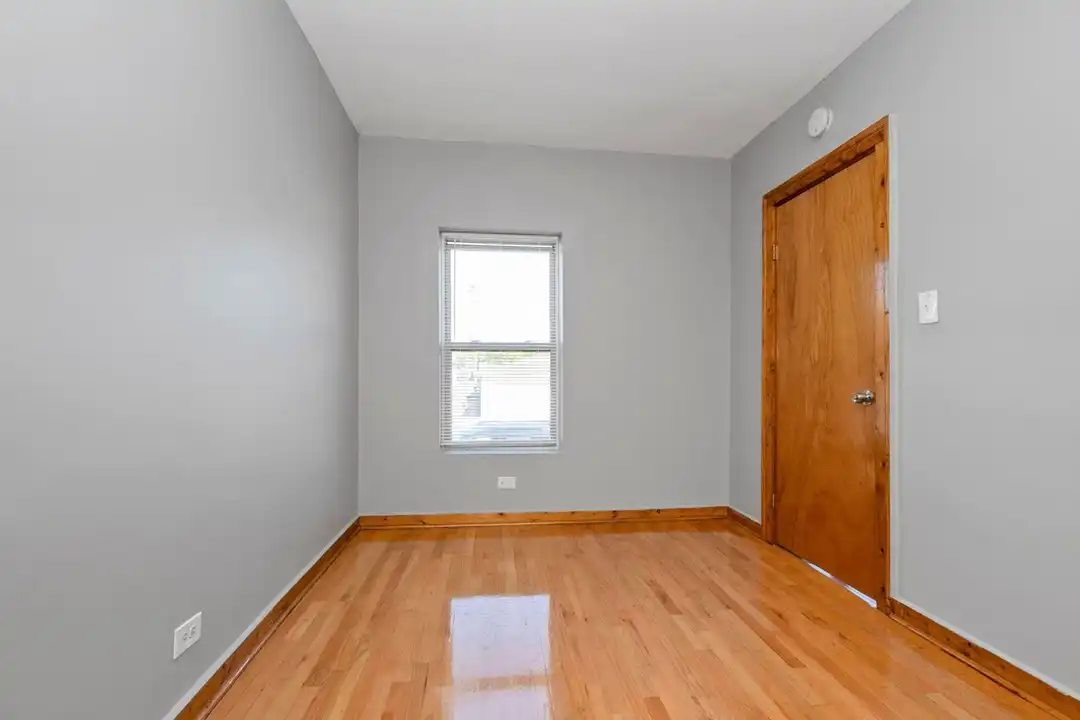 Apartment in Chicago - View 3