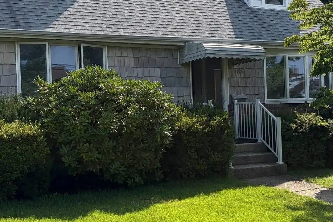 158 Burns Ave – photo 1 of 8