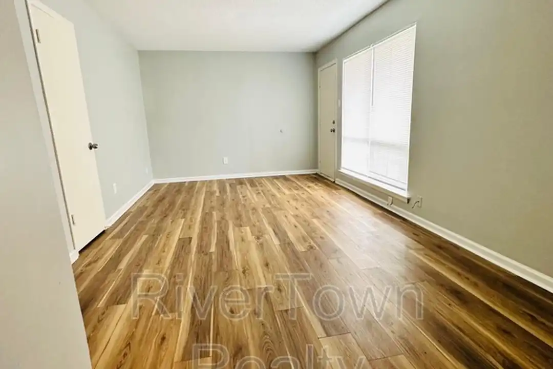155 Clark Pl - Widok 3