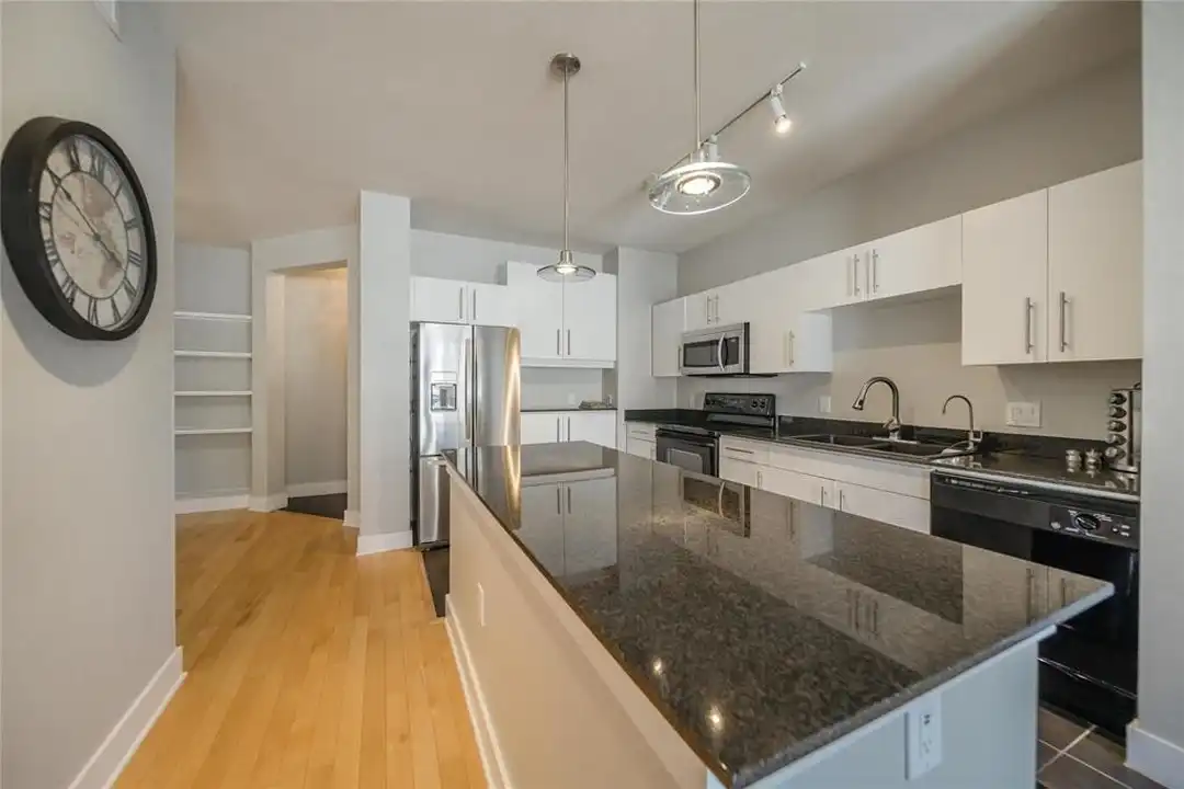 Apartment in Dallas - More