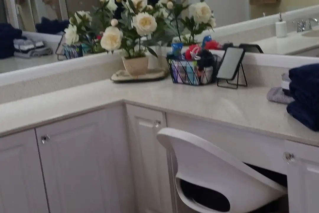 3301 SE La Prado Ct - More