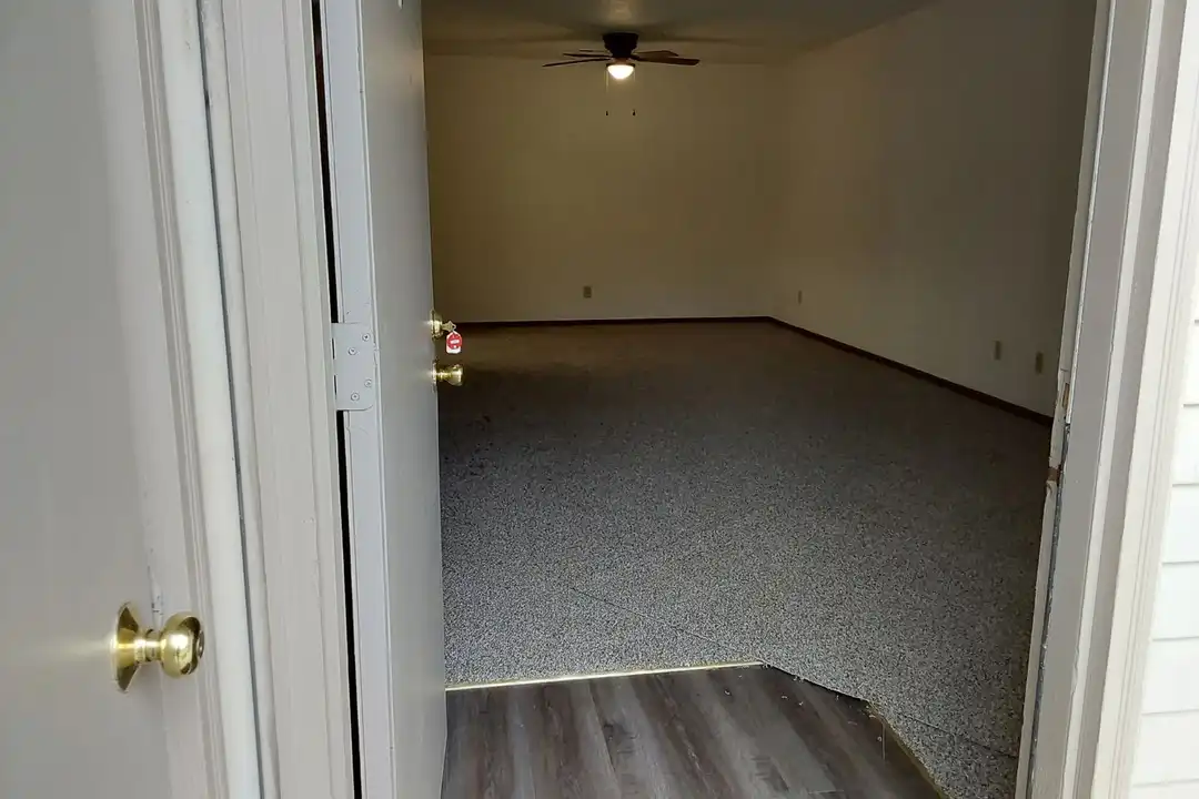 501 Stacey Dr unit 501 – photo 1