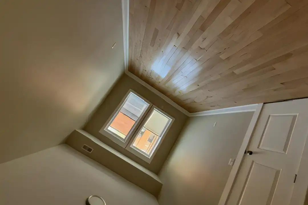 4468 Pearl Rd unit 1B – photo 1