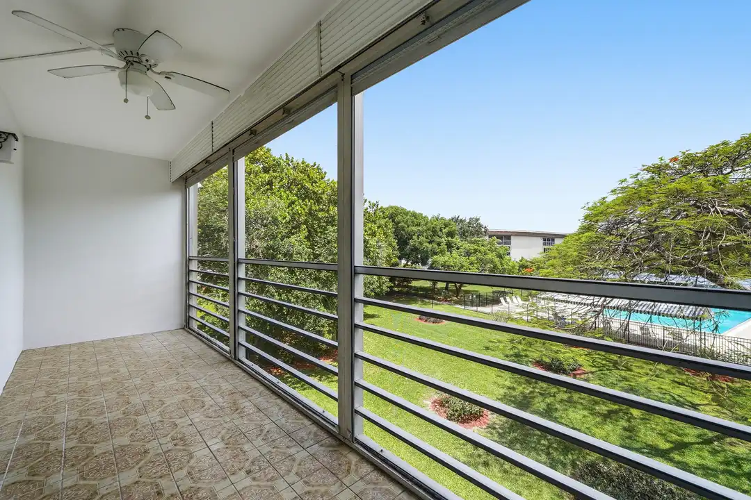 2401 Antigua Cir unit J3 - View 6