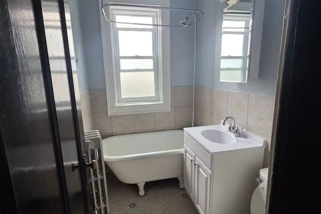 5021 N Damen Ave unit 7 - View 2