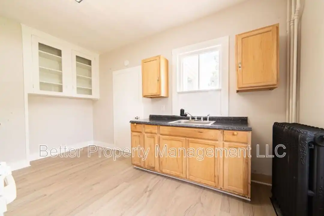 414 W Park Ave unit 3 – photo 1 of 7