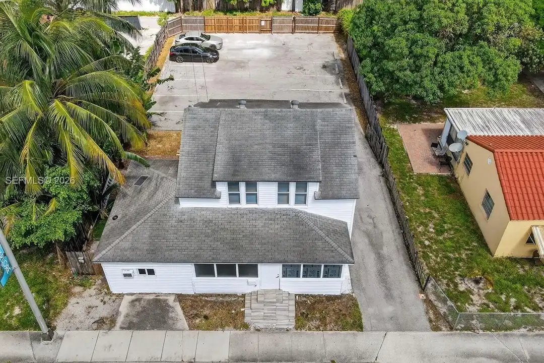 220 SW 16th St #BACK - View 3