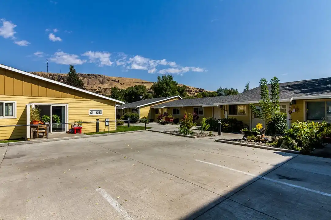 203 N Storie St unit 102 - View 5