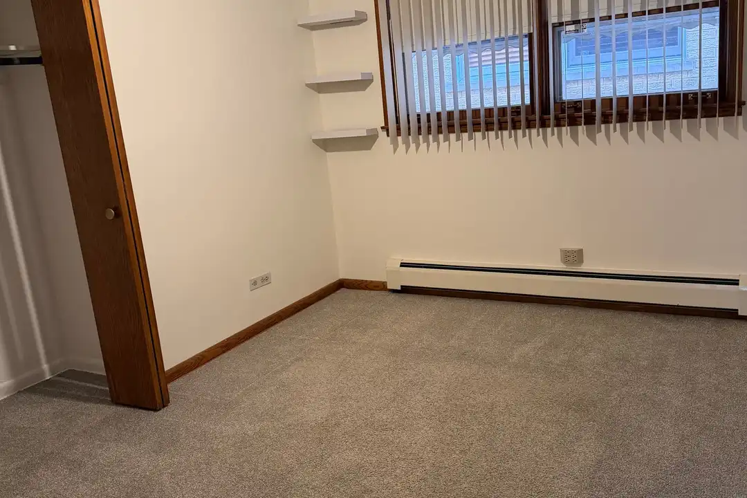 6614 W Devon Ave unit 1 - View 4