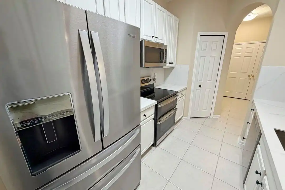 7801 Point Meadows Dr unit # 8404 – další