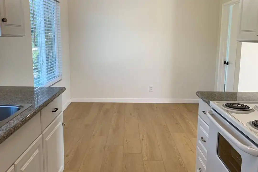 Apartment in San Diego - View 4
