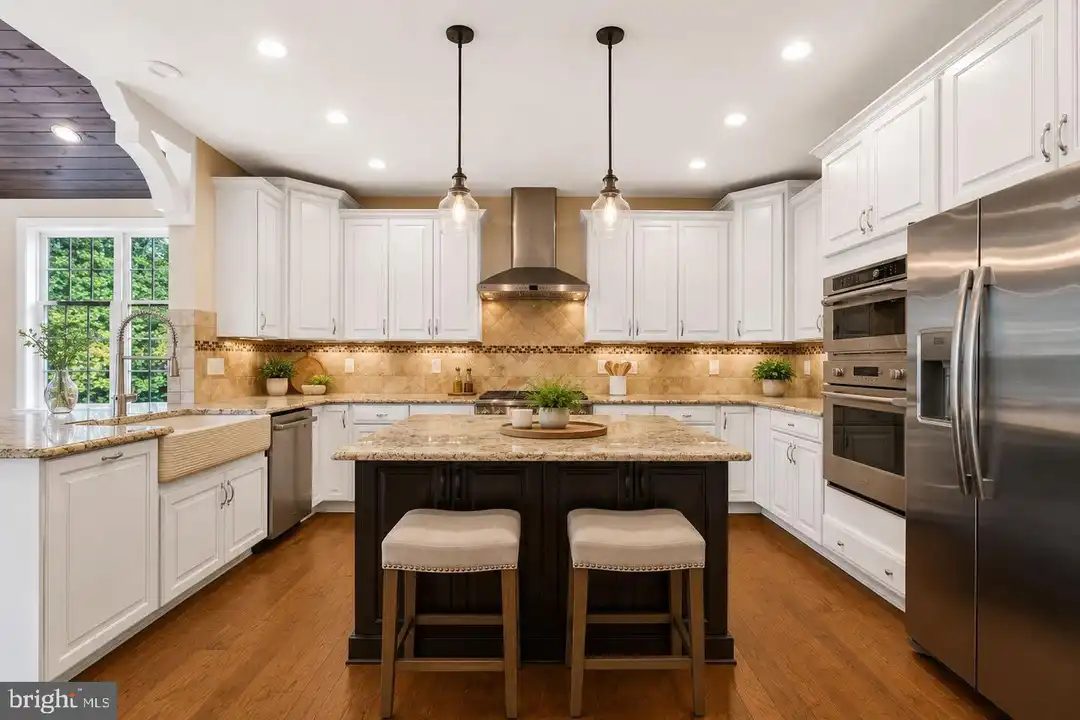 8227 St Francis Dr - More