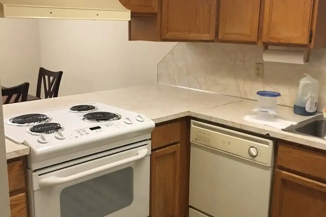 747 N 200 E unit # 6 - View 6