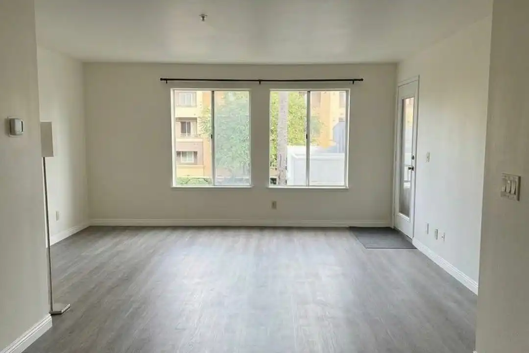8889 Caminito Plaza Centro #7240 – pohled 4