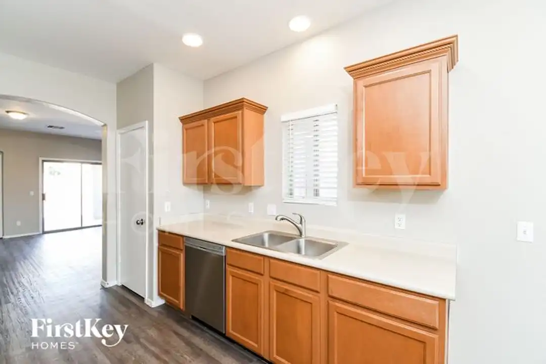 2850 E Silverbell Rd - View 6