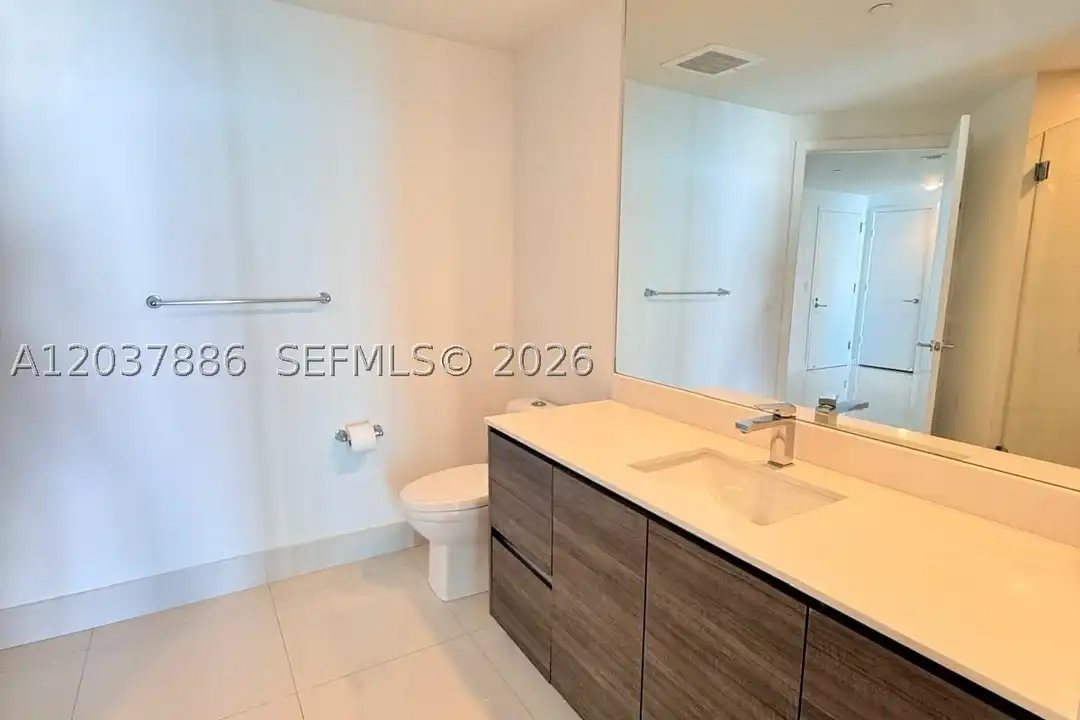 Apartment in Miami - View 5