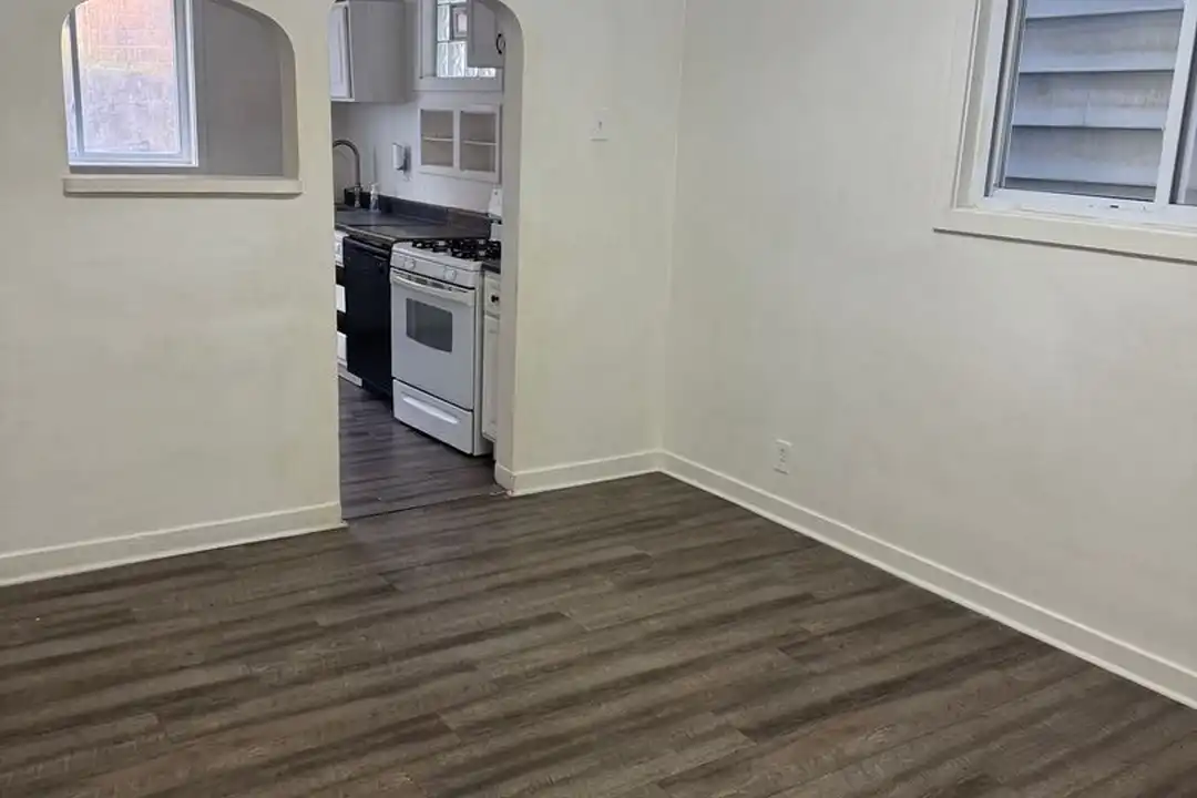 322-324 3rd St unit 324 3rd Street – photo 1 of 10