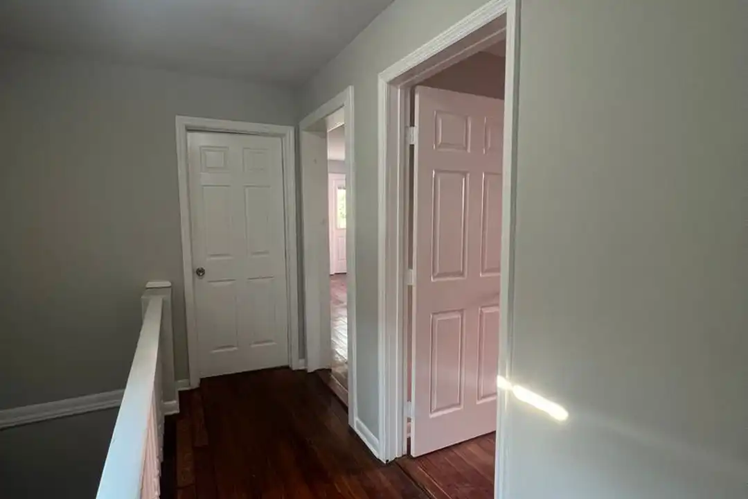 405 E Duffy St - View 4