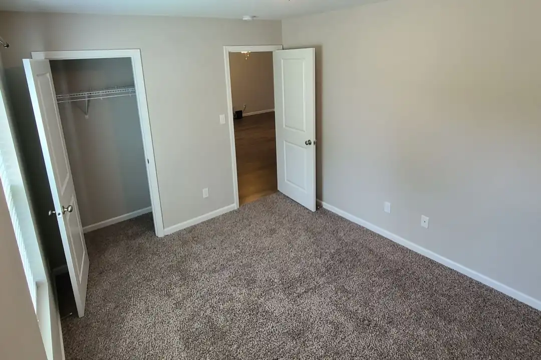 2101 Nadine St - More