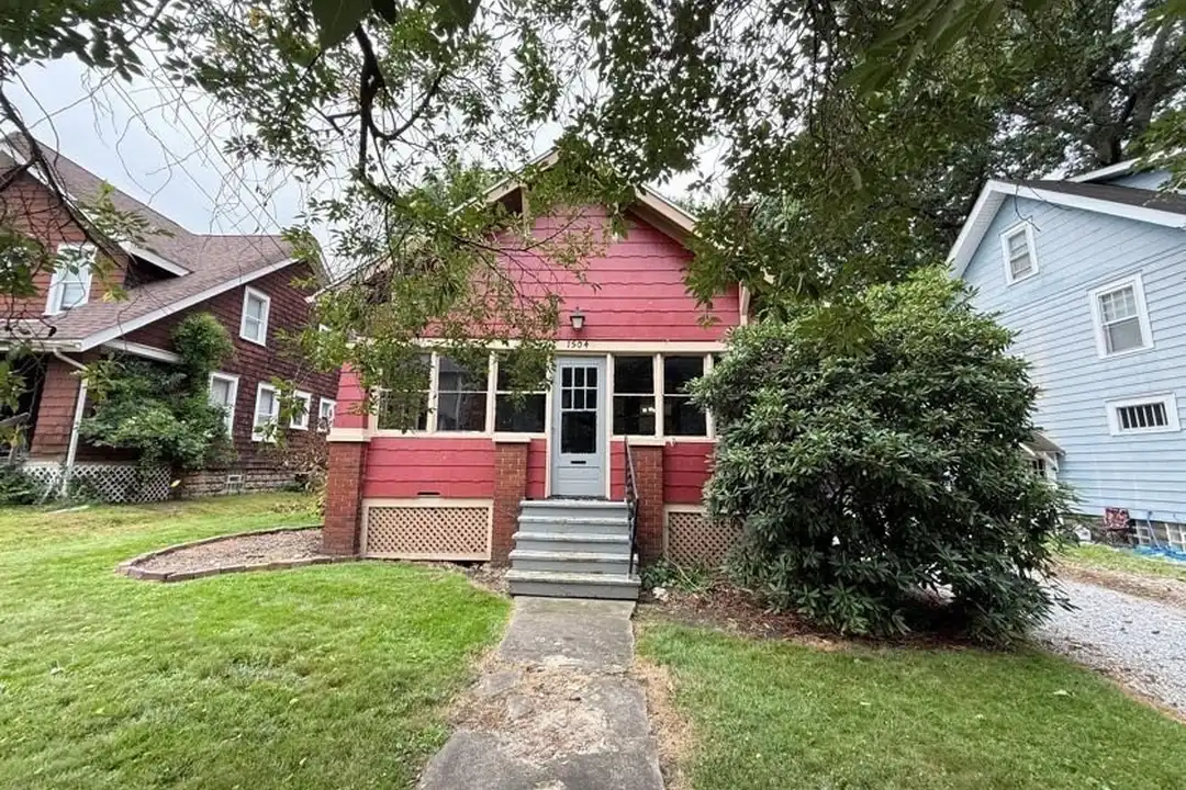 1504 Preston Ave – photo 1