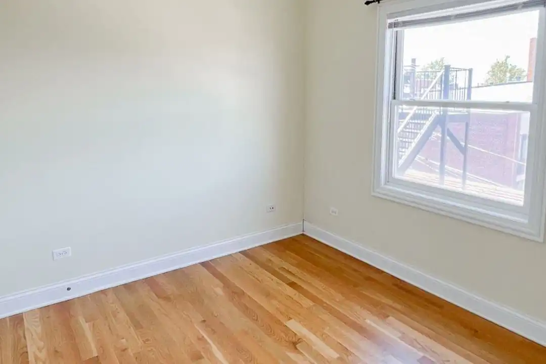 2328 N Greenview Ave – pohled 5