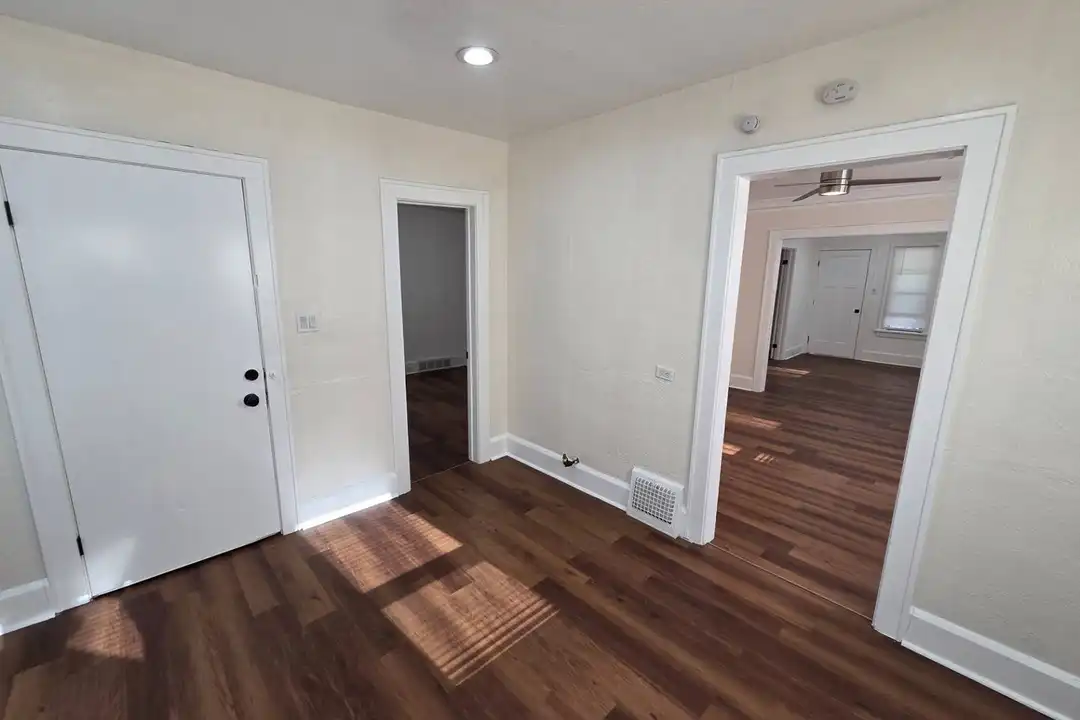 12417 Soika Ave unit 12417 Soika Ave - Up – pohled 6