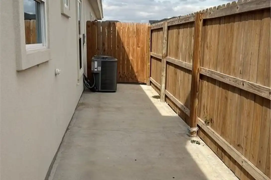 3900 Ventura Ave #1 - View 5