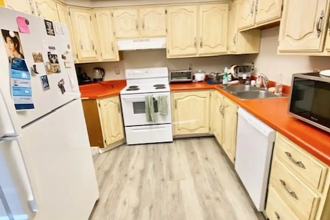241 E 400 N unit # 1 - View 3