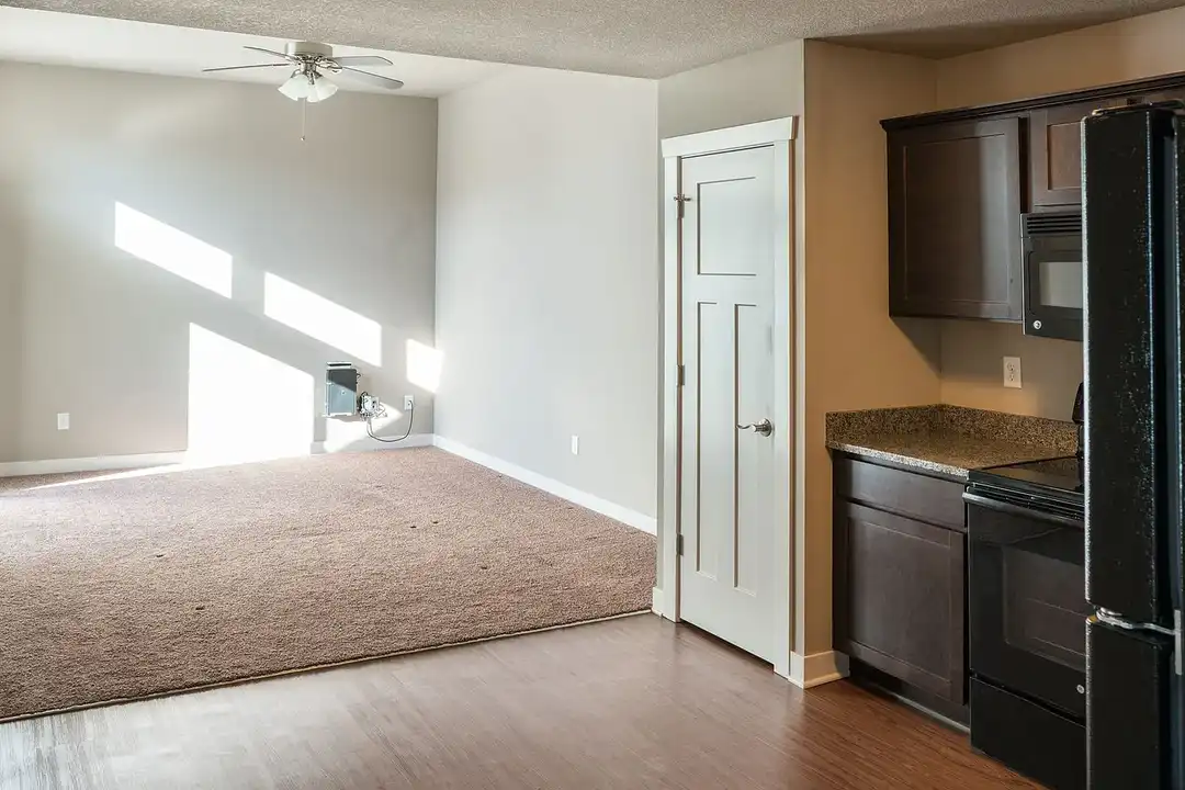 Ironwood Glen Townhomes – photo 1