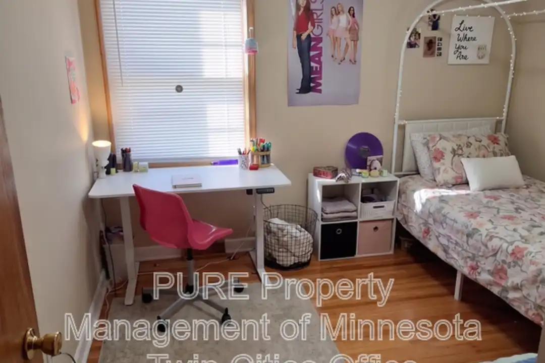 4421 30th Ave S - View 2