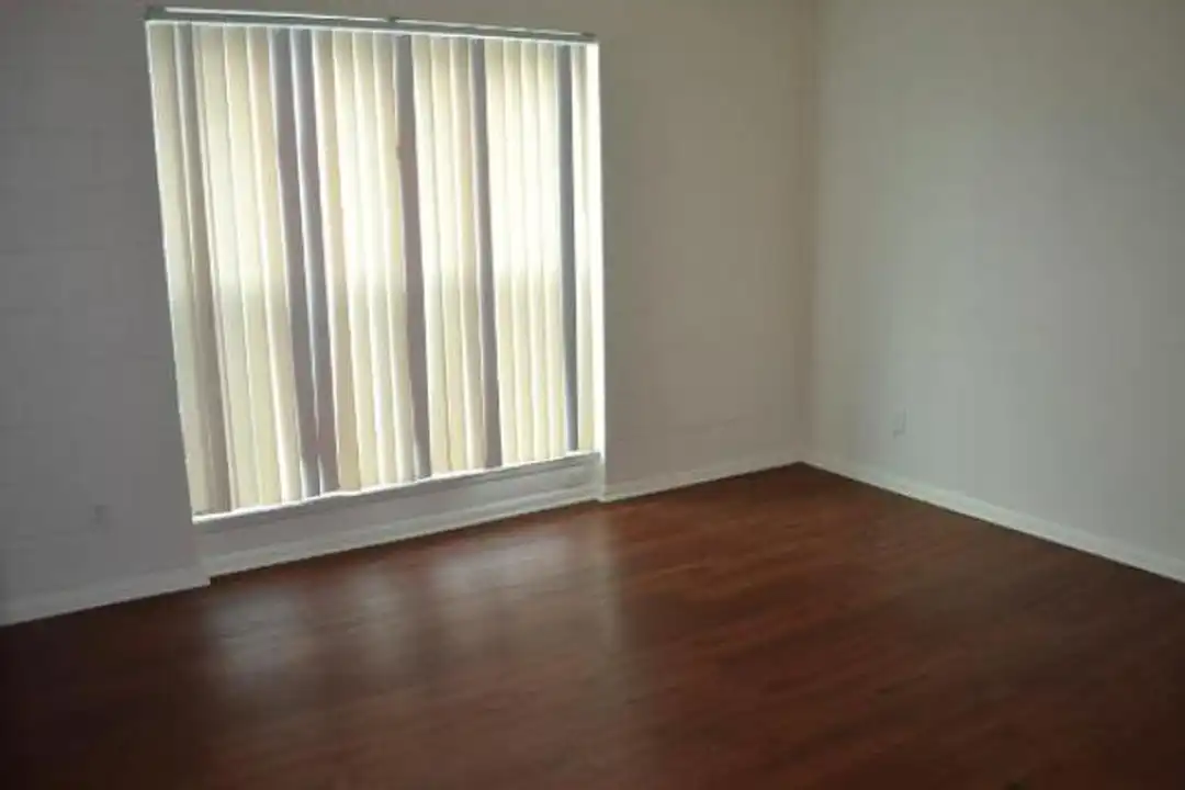 9211 N Council Rd - View 2