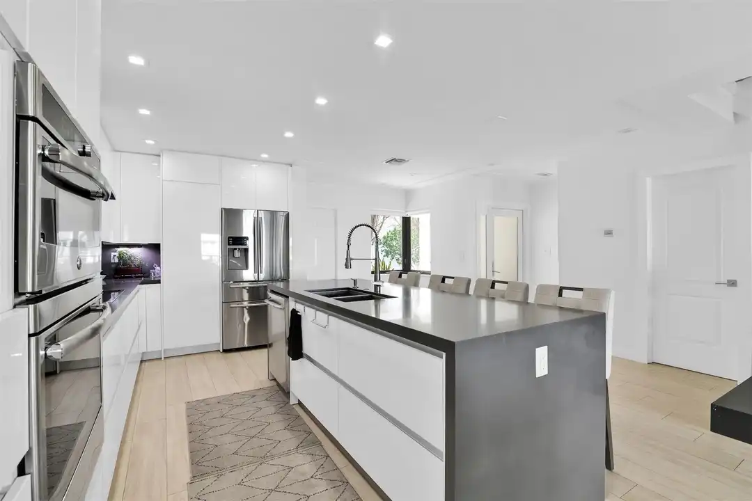 1035 Boca Cove Ln - More