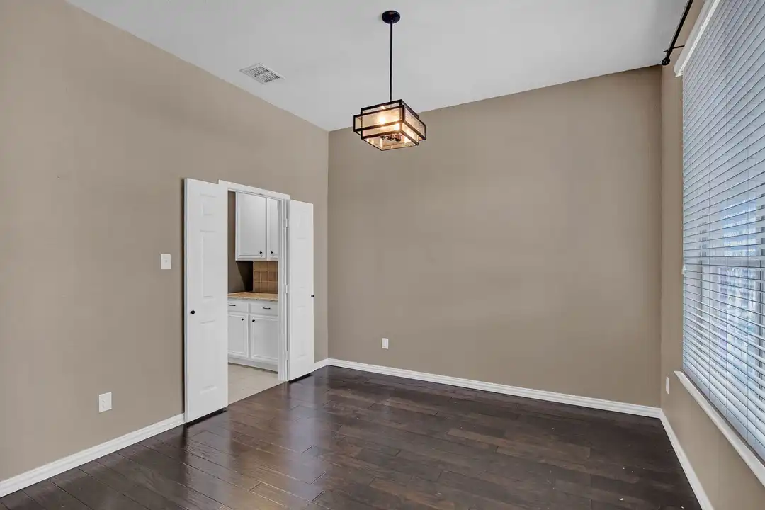 6005 Pine Meadow Ln - More